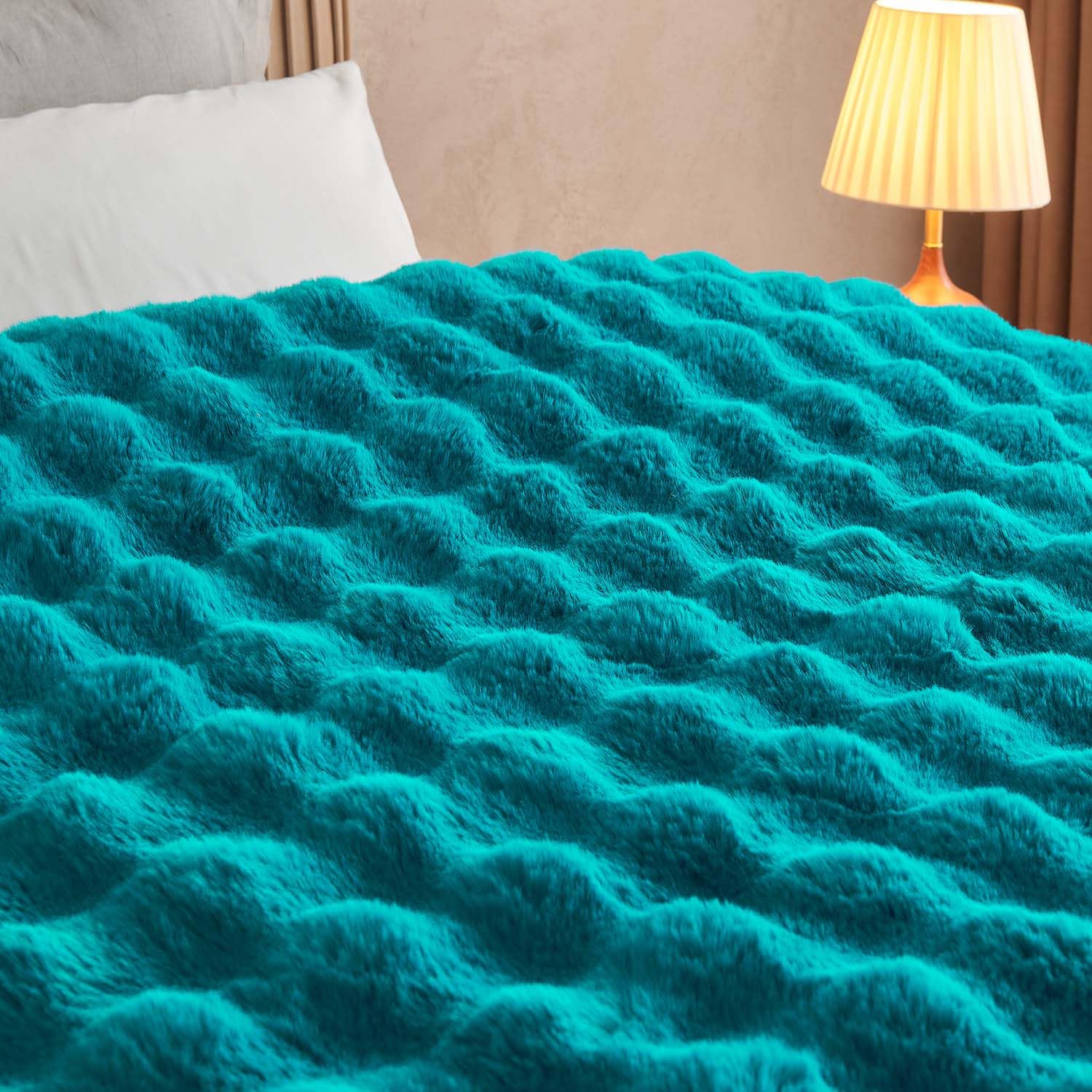 Lotus Karen Faux Fur Throw Blanket Black - Big Bubble Rabbit Fluff Blanket for Couch, Small Fluffy Fuzzy Cozy Blanket, Thick Furry Plush Shaggy Blankets, 50x60 Inches