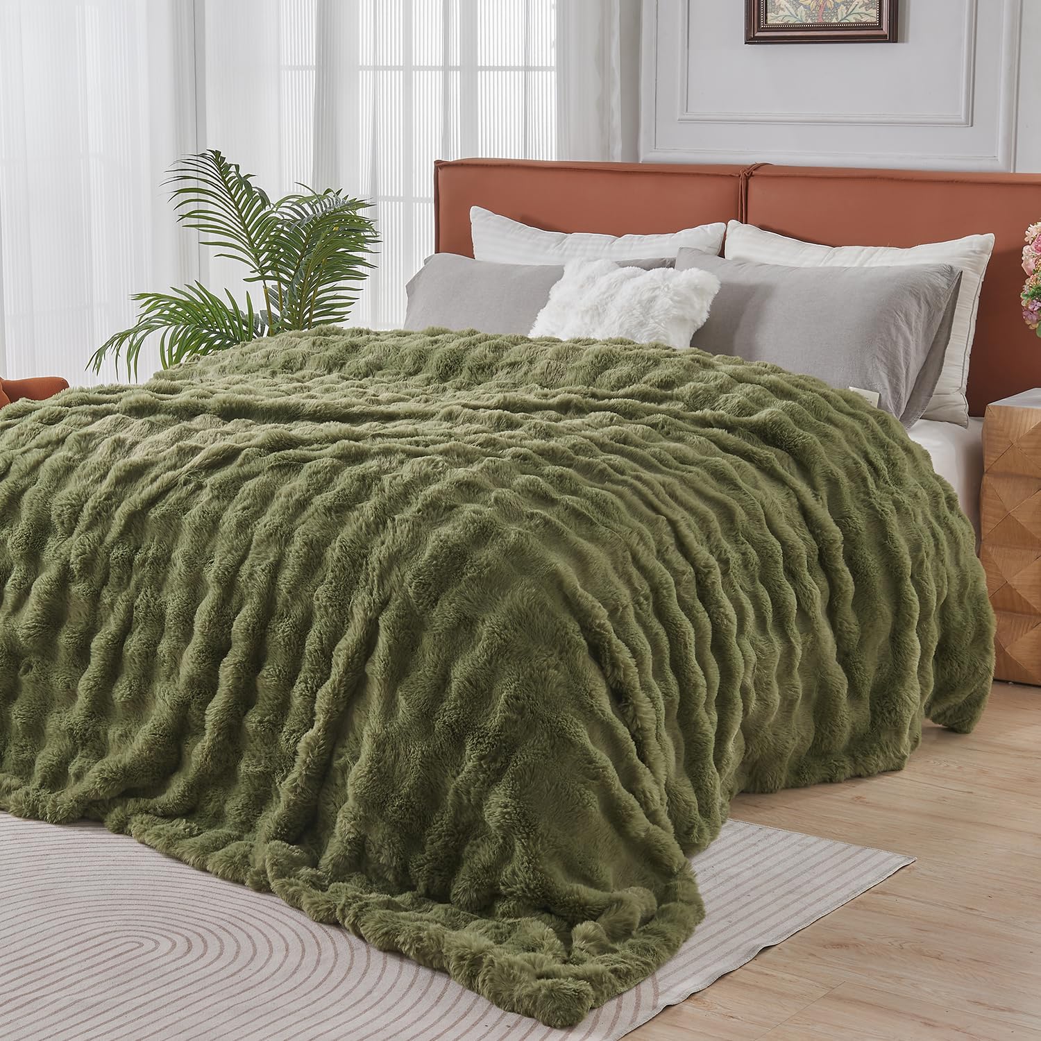 Lotus Karen Faux Fur Throw Blanket Black - Big Bubble Rabbit Fluff Blanket for Couch, Small Fluffy Fuzzy Cozy Blanket, Thick Furry Plush Shaggy Blankets, 50x60 Inches