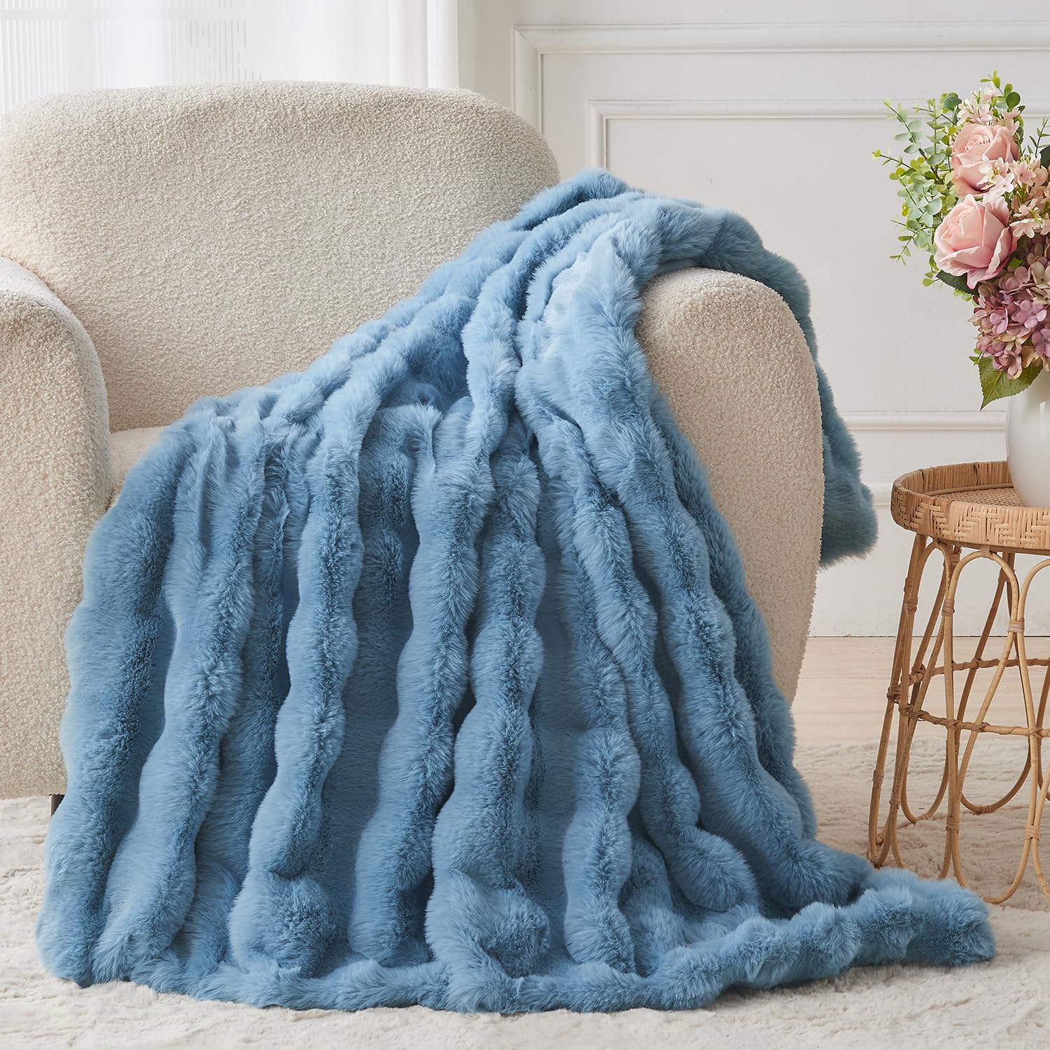 Lotus Karen Faux Fur Throw Blanket Black - Big Bubble Rabbit Fluff Blanket for Couch, Small Fluffy Fuzzy Cozy Blanket, Thick Furry Plush Shaggy Blankets, 50x60 Inches