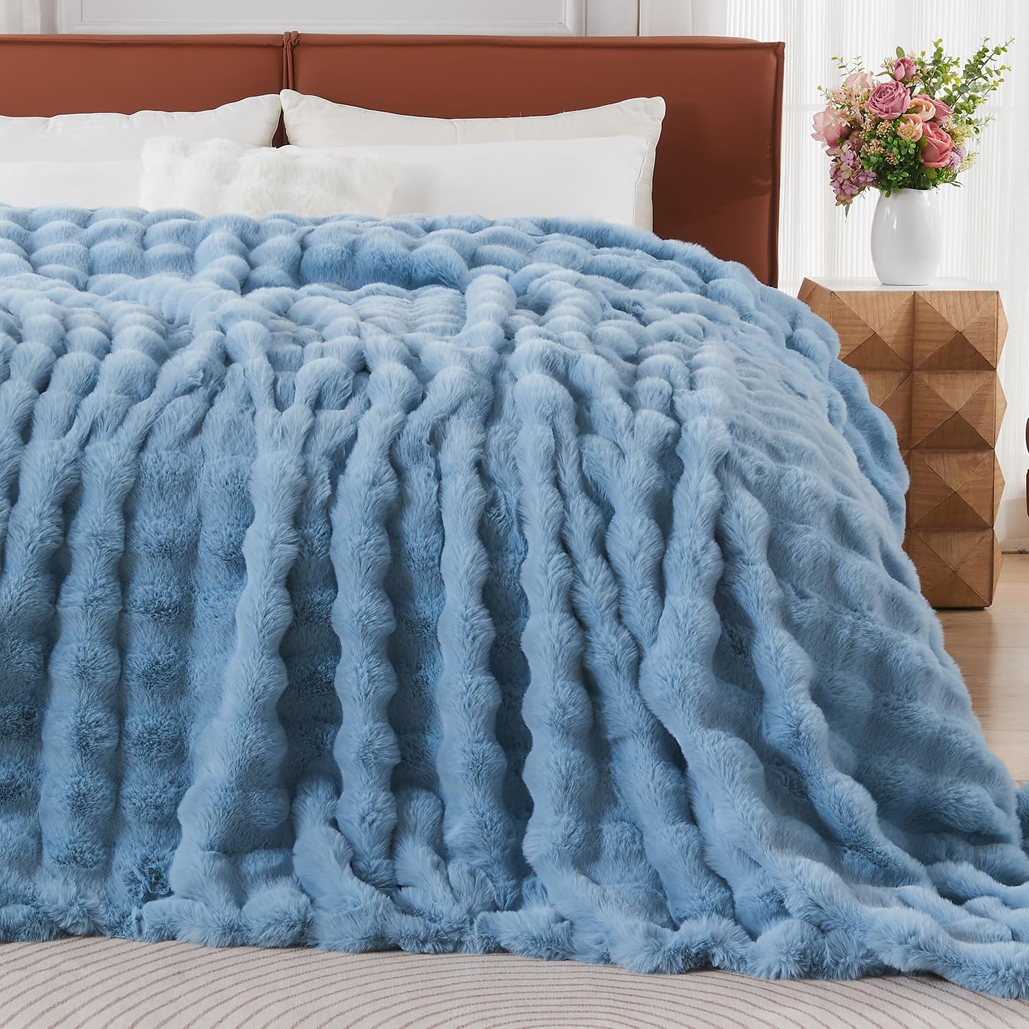 Lotus Karen Faux Fur Throw Blanket Black - Big Bubble Rabbit Fluff Blanket for Couch, Small Fluffy Fuzzy Cozy Blanket, Thick Furry Plush Shaggy Blankets, 50x60 Inches