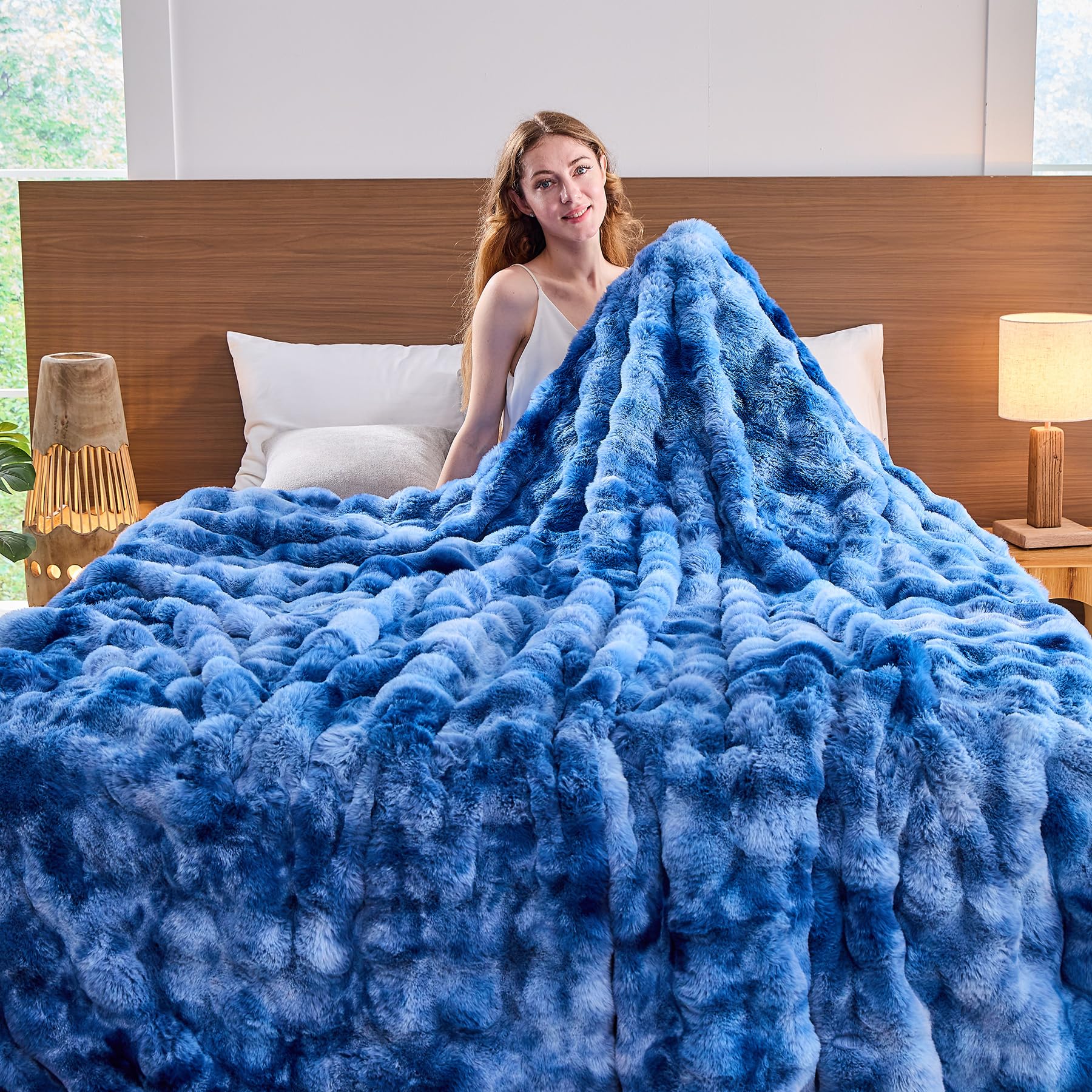 Lotus Karen Faux Fur Throw Blanket Black - Big Bubble Rabbit Fluff Blanket for Couch, Small Fluffy Fuzzy Cozy Blanket, Thick Furry Plush Shaggy Blankets, 50x60 Inches